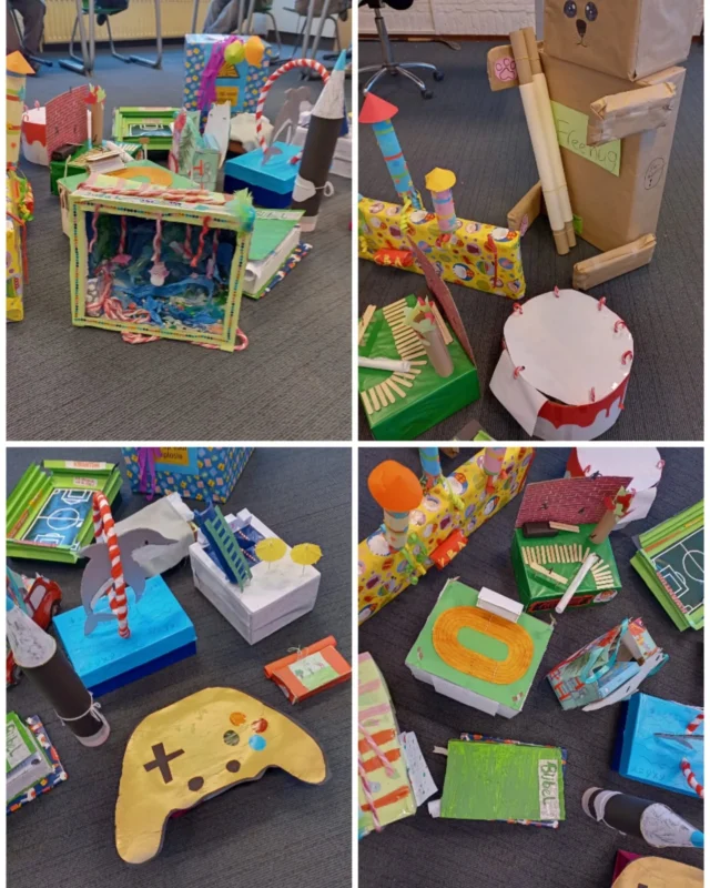 Sinterklaas groep 6/7/8 🎁Wat een super gave surprises lagen daar te schitteren in het midden van het klaslokaal. Iedereen had weer z'n best gedaan om er iets moois van te maken. Woensdag was het dan ook een gezellig feestje met z'n allen!🎁 Iedereen die vanavond pakjesavond viert of dat misschien later dit weekend viert, wensen wij een hele gezellige tijd toe!